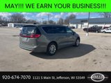 Used 2023 Chrysler Pacifica Touring-L image 4