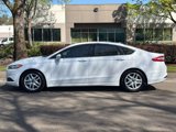 Used 2015 Ford Fusion SE image 2