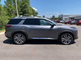 Used 2022 Nissan Pathfinder Platinum image 2