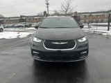 New 2025 Chrysler Pacifica Select image 2