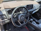 Used 2023 Nissan Rogue SV image 3
