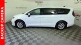 Used 2023 Chrysler Pacifica Touring-L image 6