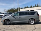 Used 2023 Chrysler Pacifica Touring-L image 2
