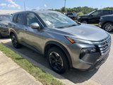 Used 2024 Nissan Rogue SV image 3