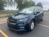 Used 2023 Chrysler Pacifica Touring-L image 2