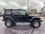 Used 2016 Jeep Wrangler Unlimited Rubicon w/ Connectivity Group image 6