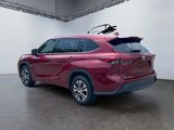 Used 2021 Toyota Highlander XLE image 3