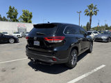 Used 2017 Toyota Highlander XLE w/ Carpet Mat Package image 3