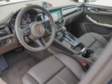 Certified 2025 Porsche Macan image 4