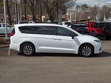 New 2025 Chrysler Pacifica Select image 4
