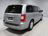 Used 2014 Chrysler Town & Country Touring image 2