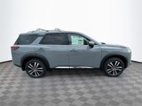 New 2025 Nissan Pathfinder Platinum image 4