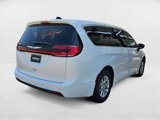 New 2025 Chrysler Pacifica Select image 2