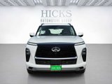 New 2025 INFINITI QX80 Luxe image 2