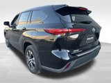 Used 2023 Toyota Highlander L image 6