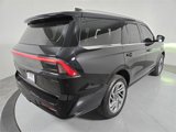 New 2025 Lincoln Navigator Reserve image 4