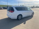 Used 2019 Chrysler Pacifica Touring-L Plus w/ Advanced Safetytec Group image 3