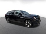 Used 2024 Volkswagen Atlas Cross Sport SE image 2