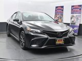 Used 2023 Toyota Camry SE image 2