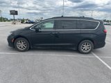 Certified 2022 Chrysler Pacifica Touring-L image 3