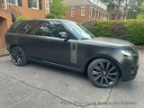 Used 2025 Land Rover Range Rover SV image 3