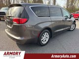 Used 2017 Chrysler Pacifica Touring image 4