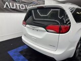 Used 2019 Chrysler Pacifica Limited w/ Tire & Wheel Group image 3