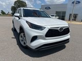 Used 2023 Toyota Highlander L image 4
