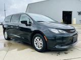Used 2023 Chrysler Voyager LX image 2