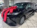 Used 2022 Toyota Sienna LE image 3