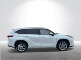 Used 2022 Toyota Highlander Limited image 6