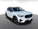 Used 2024 Volvo XC40 B5 Core image 3