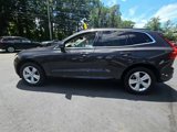 Used 2022 Volvo XC60 B5 Momentum image 2