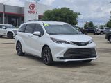 Used 2025 Toyota Sienna Platinum image 3