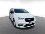 Used 2024 Chrysler Pacifica Touring-L image 3