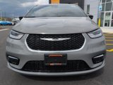 New 2025 Chrysler Pacifica Select image 2