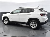 Used 2024 Jeep Compass Latitude image 2