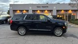 Used 2023 GMC Yukon SLT w/ SLT Premium Package image 4