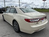 Used 2018 Lincoln Continental Select image 4