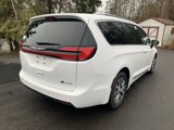 New 2025 Chrysler Pacifica Pinnacle image 5