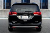 Used 2017 Chrysler Pacifica Limited image 4