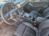 Certified 2025 Porsche Macan image 4