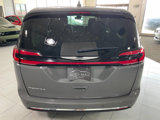 Used 2023 Chrysler Pacifica Touring-L image 6