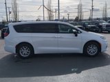 New 2025 Chrysler Pacifica Select image 6