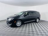 Used 2020 Chrysler Pacifica Touring-L image 4