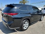 Used 2021 Toyota Highlander LE image 6