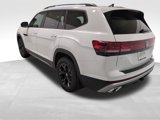 New 2025 Volkswagen Atlas Peak Edition SE image 5