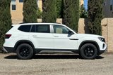 New 2025 Volkswagen Atlas Peak Edition SE image 3