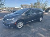 Certified 2023 Chrysler Pacifica Touring-L image 4