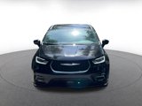 Used 2024 Chrysler Pacifica Touring-L image 3